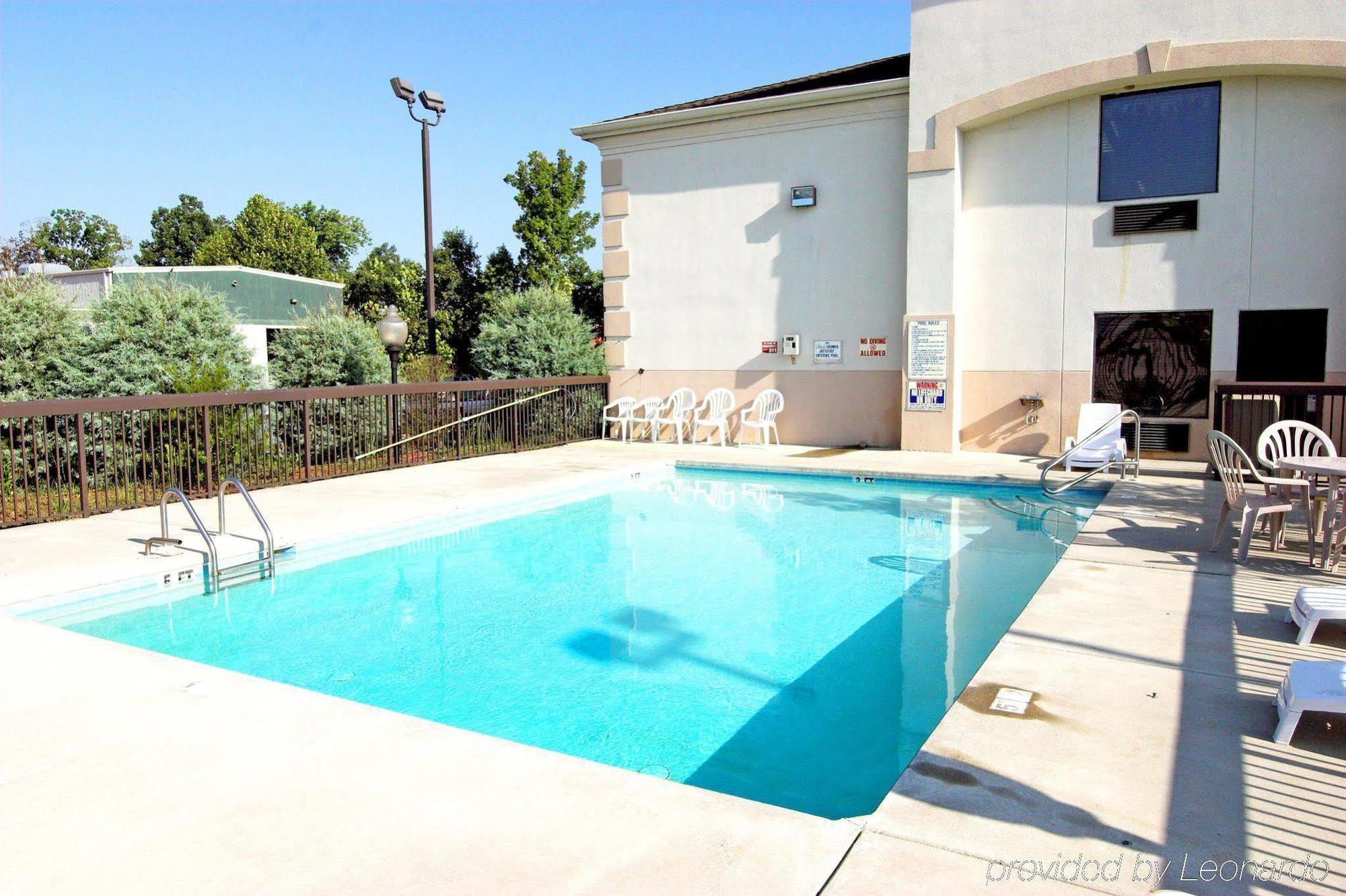 Days Inn By Wyndham Burlington East Haw River Удобства фото